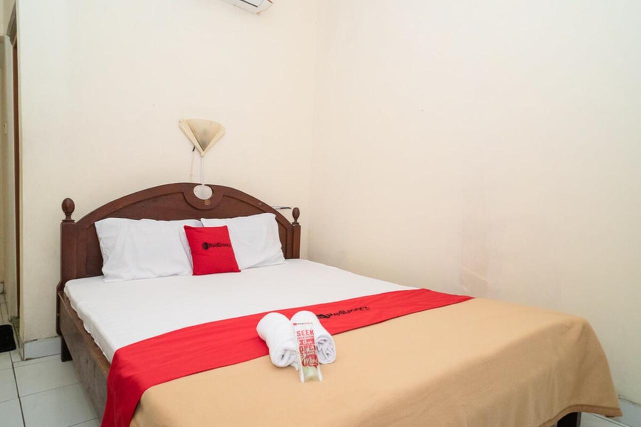 Отель Reddoorz Near Kampus 3 Uty Джокьякарта Экстерьер фото